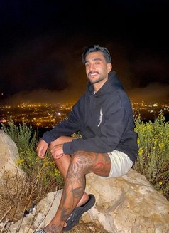 Alexsexy - Male escort in Beirut Photo 7 of 9