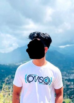Alexx_VIP_Massage__full_couple__ladies - Male escort in Colombo Photo 3 of 6