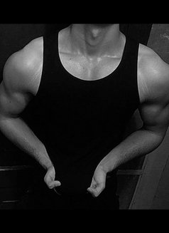 Aley Gee - Acompañantes masculino in Lahore Photo 1 of 2