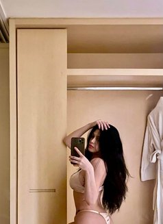 Aleyah - puta in Manila Photo 15 of 16