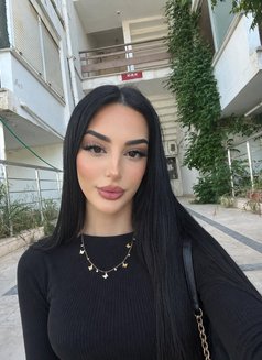 Aleyda - puta in İstanbul Photo 2 of 6