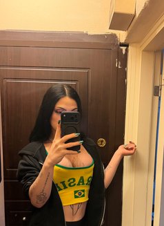 Aleyna - Transsexual escort in Riyadh Photo 13 of 17
