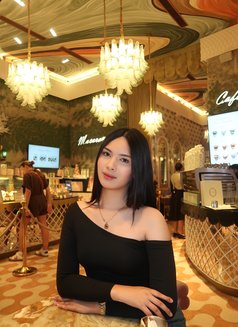 Alfera - Transsexual escort in Makati City Photo 3 of 5