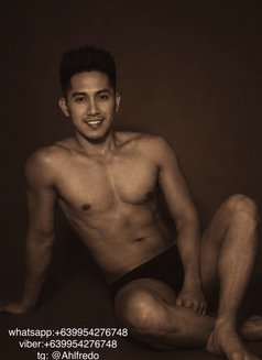 Alfredoo - Male escort in Makati City Photo 8 of 8
