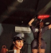 Alhanouf - Transsexual dominatrix in Riyadh