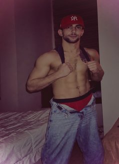 Ali̇as - Male escort in İstanbul Photo 1 of 2