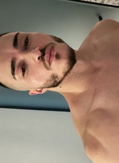 Ali - Acompañantes masculino in Dubai Photo 2 of 16