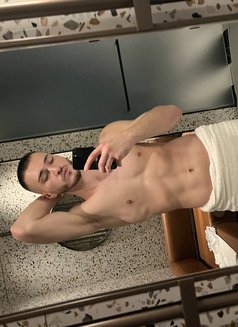 Ali - Acompañantes masculino in Dubai Photo 4 of 16