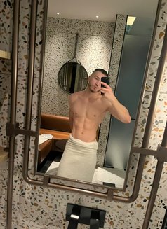 Ali - Male escort in Dubai Photo 2 of 10