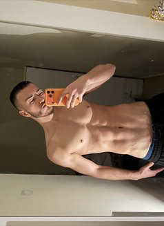 Ali - Male escort in Dubai Photo 6 of 10