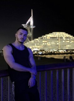 Ali - Acompañantes masculino in Dubai Photo 8 of 11