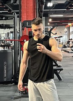 Ali - Acompañantes masculino in Dubai Photo 9 of 11