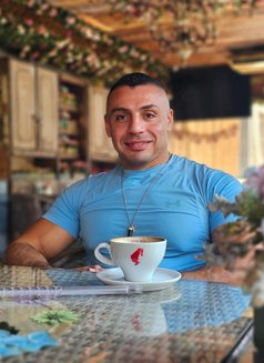 Ali - masseur in Dubai Photo 2 of 9