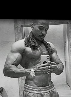 Ali - Male escort in Riyadh Photo 4 of 7