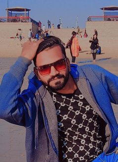 Ali Khan - Male escort in Karāchi Photo 1 of 3