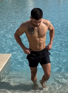 MAYK - Acompañantes masculino in Dubai Photo 2 of 9
