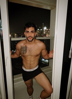 MAYK - Acompañantes masculino in Dubai Photo 3 of 9