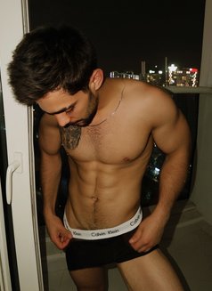 MAYK - Acompañantes masculino in Dubai Photo 5 of 9