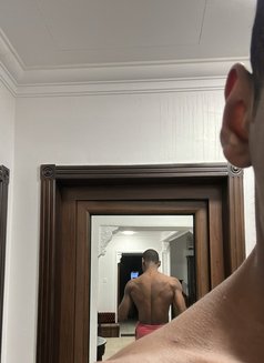 2bb - Male adult performer in Al Manama Photo 2 of 4