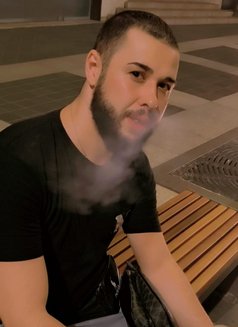 ali - Acompañantes masculino in Beirut Photo 2 of 3