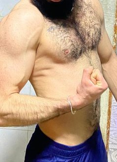 Ali - Acompañantes masculino in Beirut Photo 3 of 4