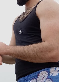 Ali - Acompañantes masculino in Beirut Photo 4 of 4