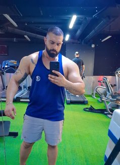 Ali Syrian in Uae for women only - Male escort in Dubai Photo 1 of 4