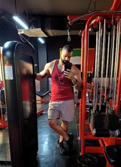 Ali Syrian in Uae for women only - Male escort in Dubai Photo 3 of 4