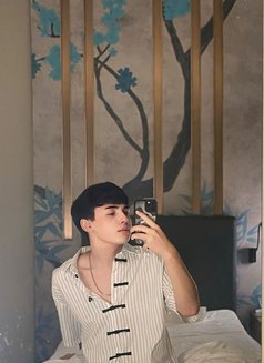 Babyface_XL - Male escort in İstanbul Photo 4 of 13
