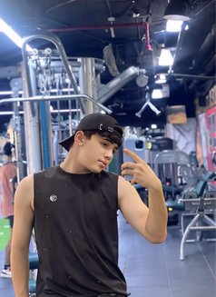 Babyface_XL - Male escort in İstanbul Photo 10 of 13