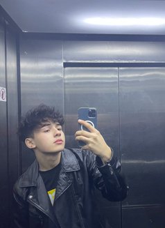 Babyface_XL - Male escort in İstanbul Photo 12 of 13