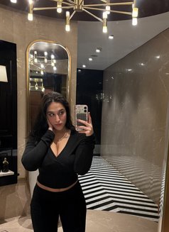 Alia π¦ - escort in Abu Dhabi Photo 1 of 4