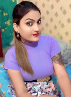 Alia Khan - Transsexual escort in Jaipur Photo 14 of 17