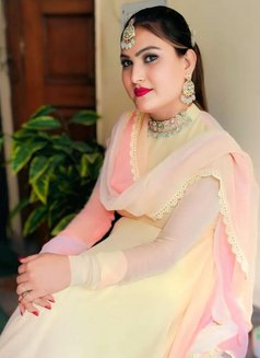Alia Khan - Transsexual escort in Jaipur Photo 17 of 17