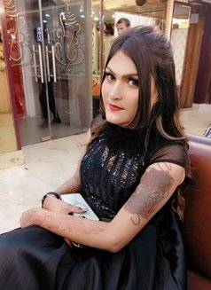 Alia Khan - Transsexual escort in New Delhi Photo 8 of 11