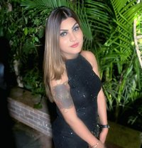 Alia Khan - Acompañantes transexual in New Delhi Photo 16 of 17