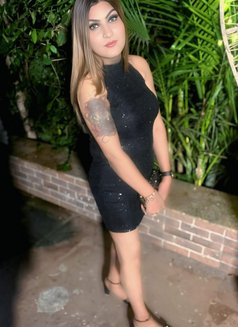 Alia Khan - Transsexual escort in New Delhi Photo 17 of 17