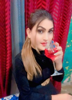 Alia Khan - Acompañantes transexual in New Delhi Photo 18 of 19