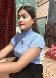 Alia Khan - Acompañantes transexual in New Delhi Photo 15 of 17