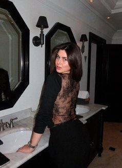 Alia - escort in Dubai Photo 4 of 6