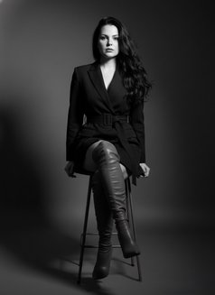 Alia - escort in İstanbul Photo 14 of 19