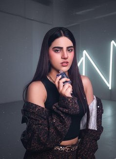 Aliaa - puta in Dubai Photo 1 of 7