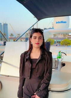 Aliaa - puta in Dubai Photo 5 of 7
