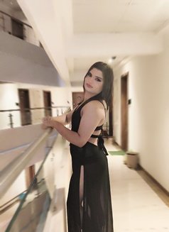 Alice baby - Transsexual escort in Mumbai Photo 3 of 5