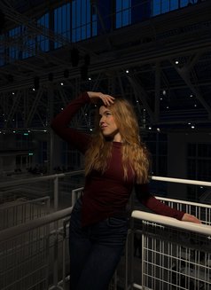 Alice - escort in Dubai Photo 9 of 15