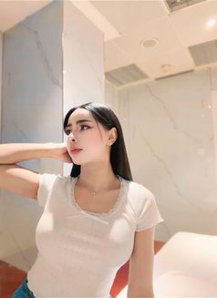 Alice Both 6 Inch Thailand - Acompañantes transexual in Abu Dhabi Photo 4 of 9