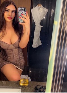 Alice - escort in Al Manama Photo 1 of 6