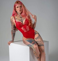 Alice - escort in Paris