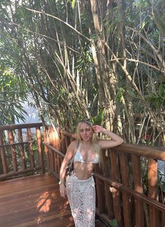 Alice - escort in London Photo 13 of 15