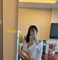 Alice - masseuse in Beijing
